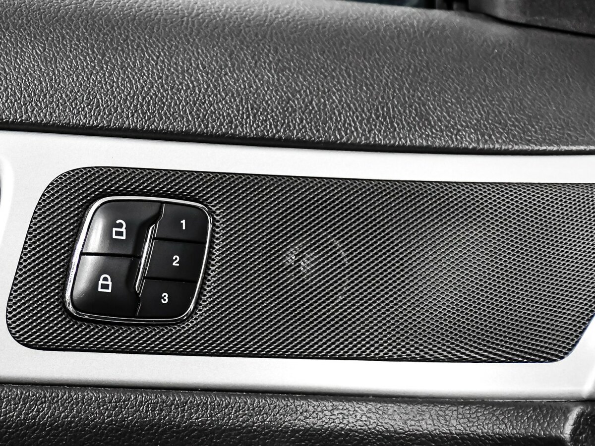 Купить Ford Explorer с пробегом. Фото: #15