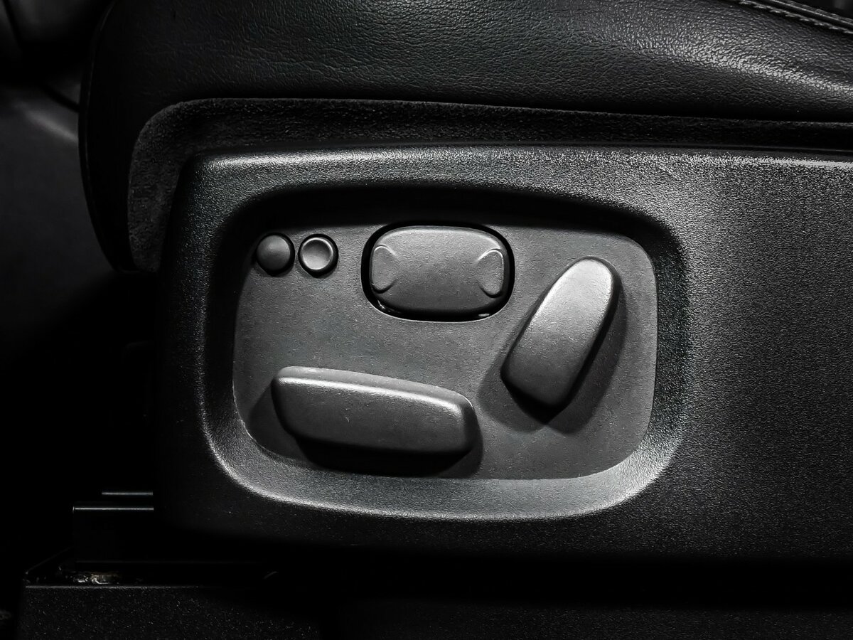 Купить Land Rover Discovery с пробегом. Фото: #18