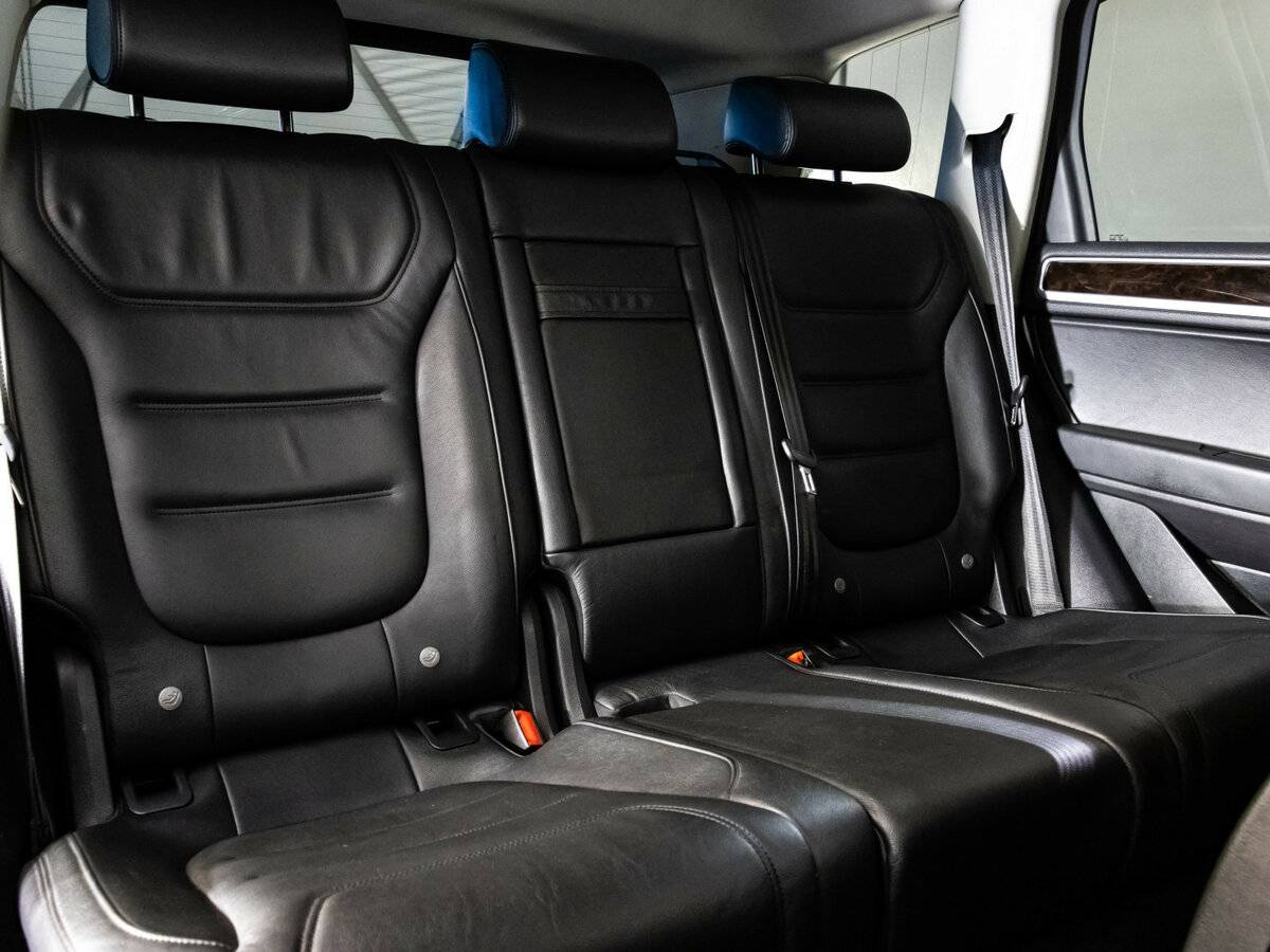 Купить Volkswagen Touareg с пробегом. Фото: #19