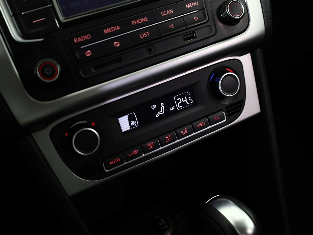 Купить Volkswagen Polo с пробегом. Фото: #12