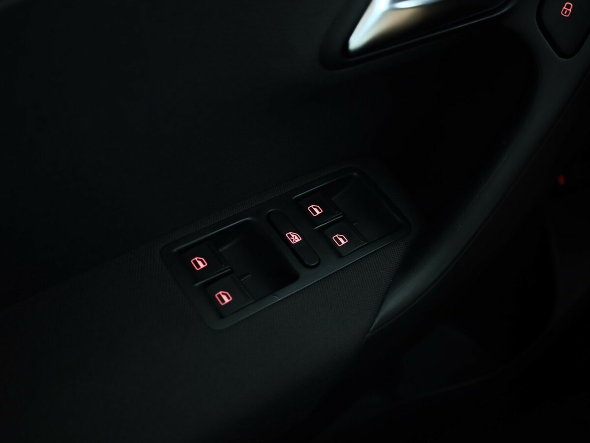 Купить Volkswagen Polo с пробегом. Фото: #15