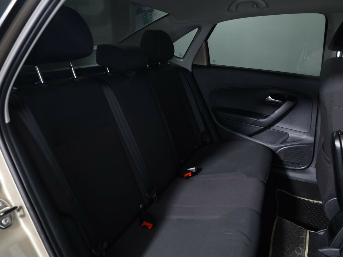 Купить Volkswagen Polo с пробегом. Фото: #11