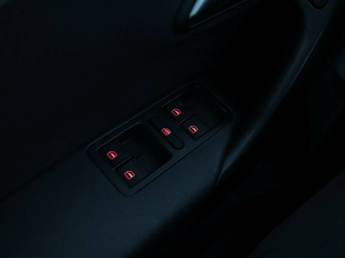 Купить Volkswagen Polo с пробегом. Фото: #17