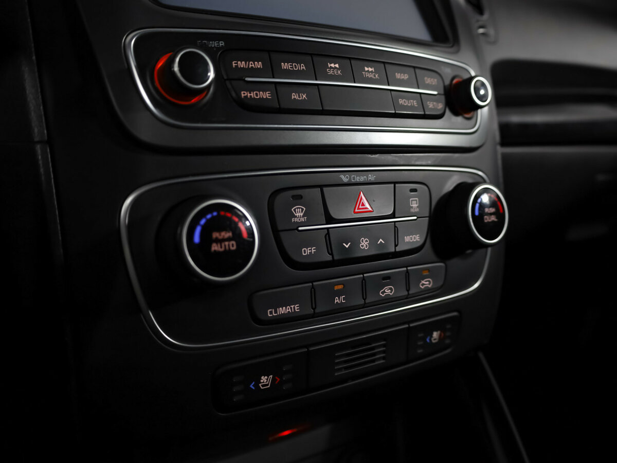 Купить Kia Sorento с пробегом. Фото: #16