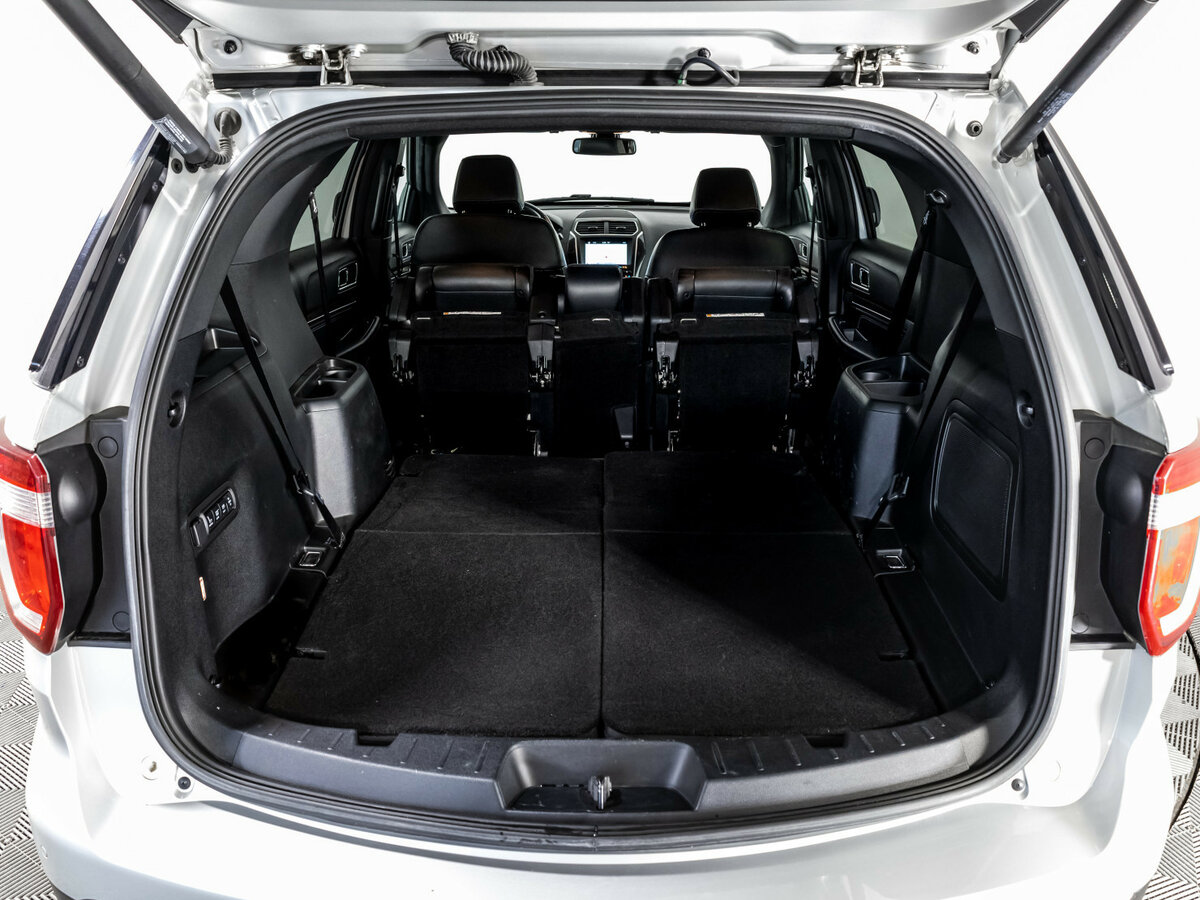 Купить Ford Explorer с пробегом. Фото: #15