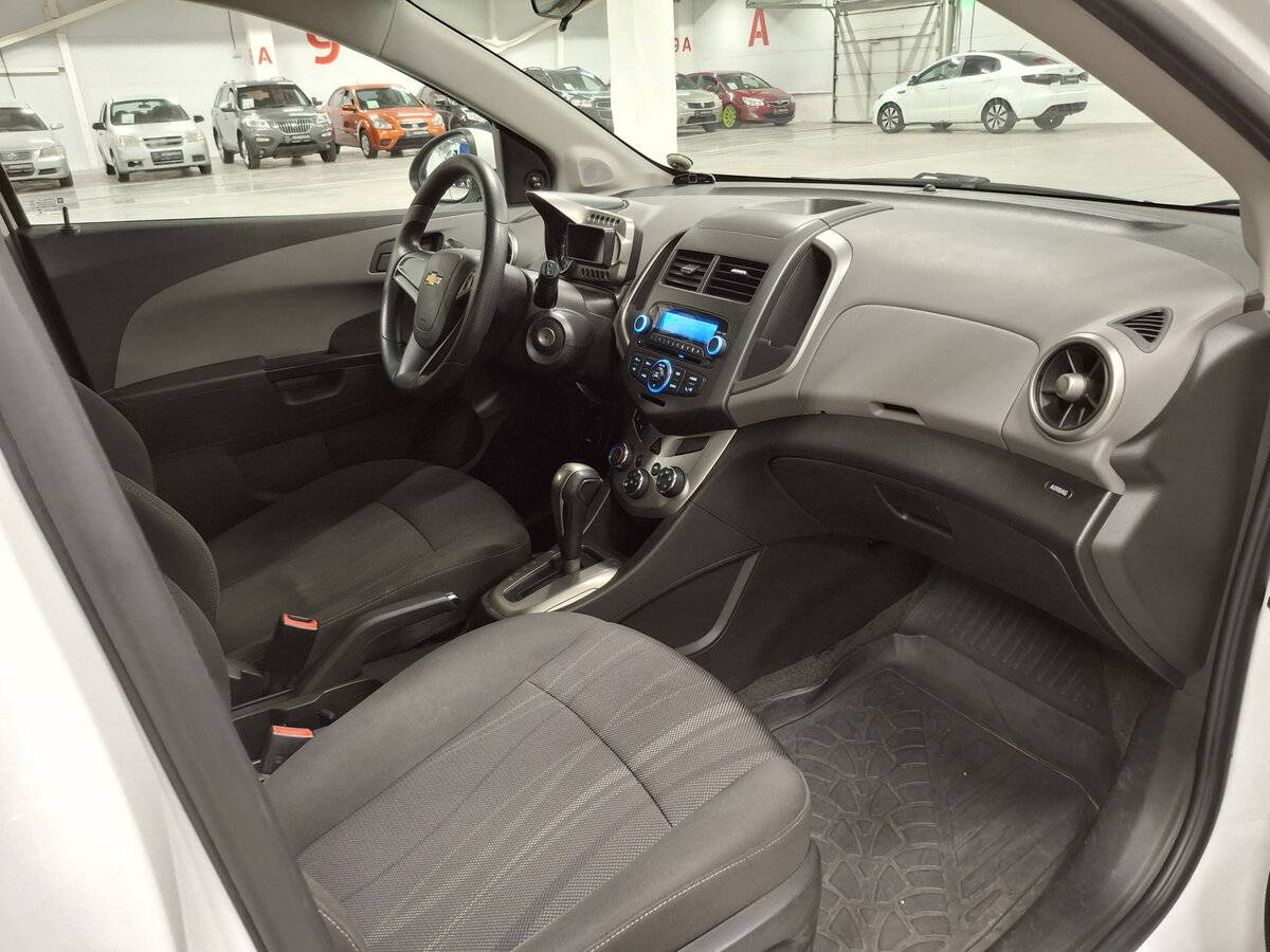 Купить Chevrolet Aveo с пробегом. Фото: #9