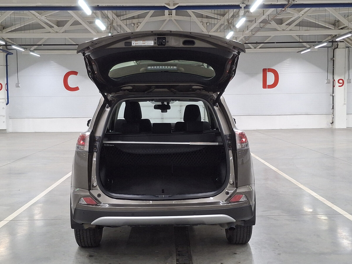 Купить Toyota RAV4 с пробегом. Фото: #8