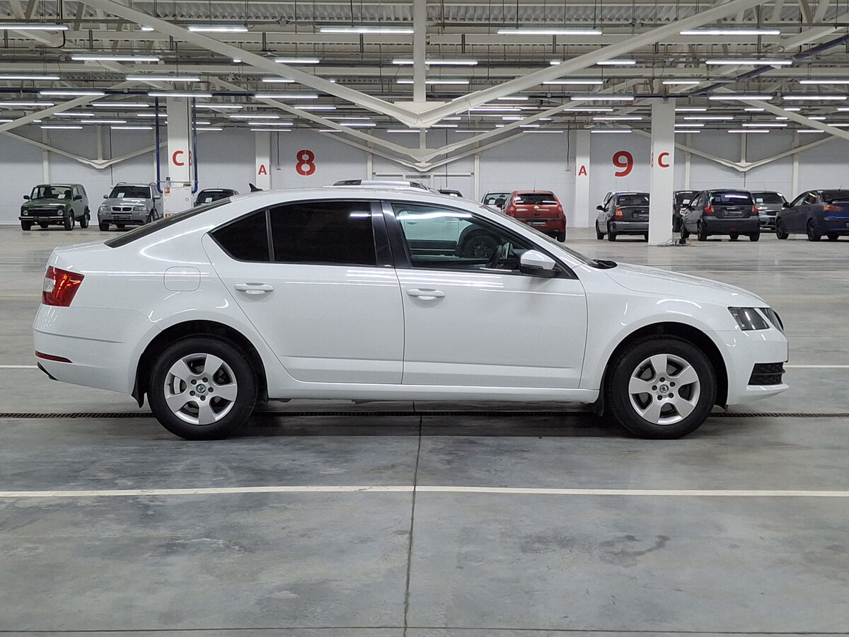 Купить Skoda Octavia с пробегом. Фото: #3