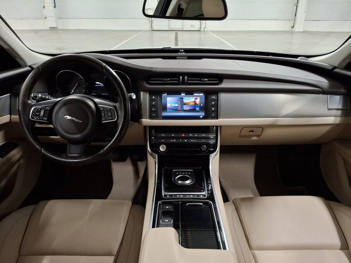 Купить Jaguar XF с пробегом. Фото: #13