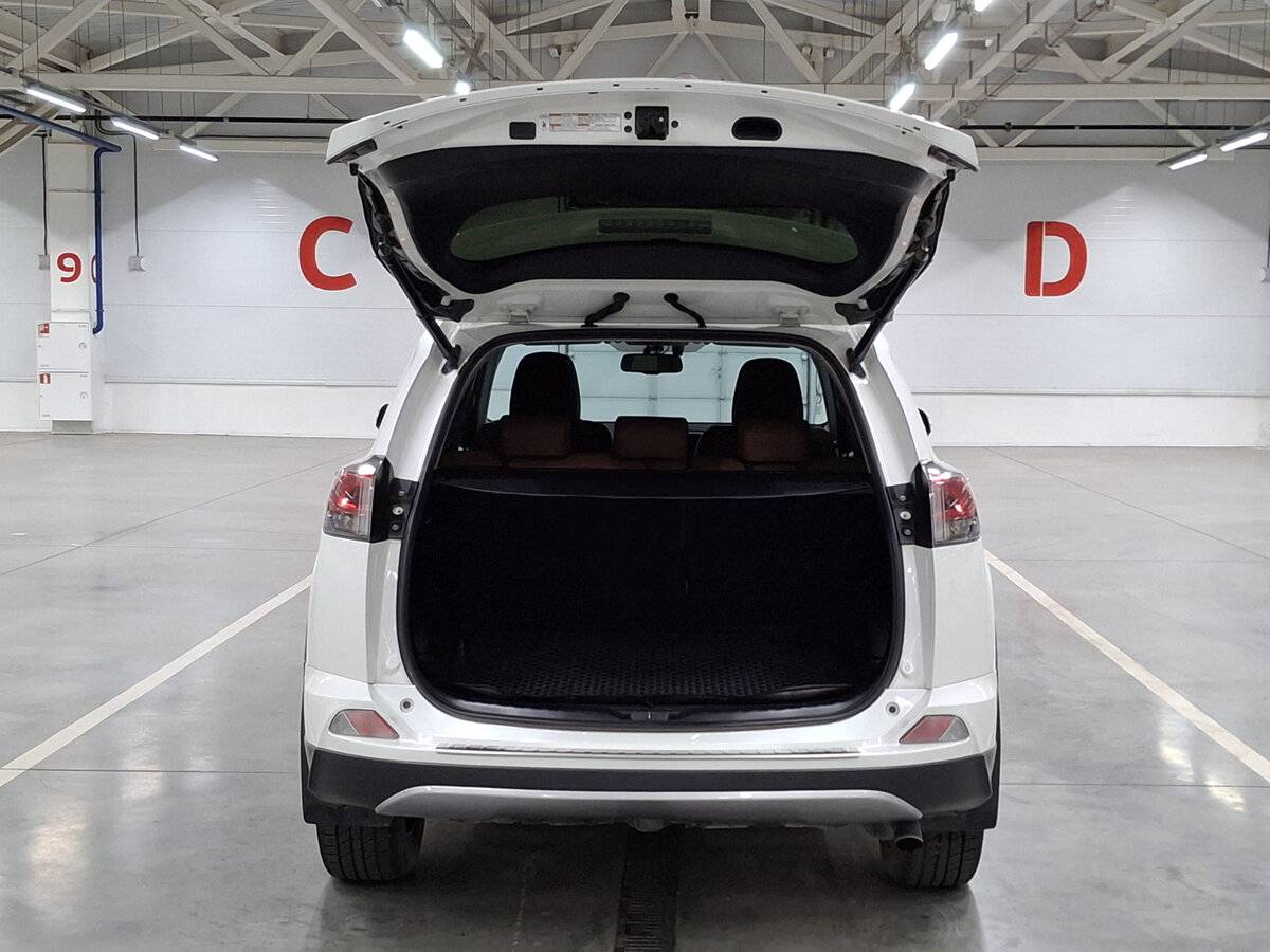 Купить Toyota RAV4 с пробегом. Фото: #9