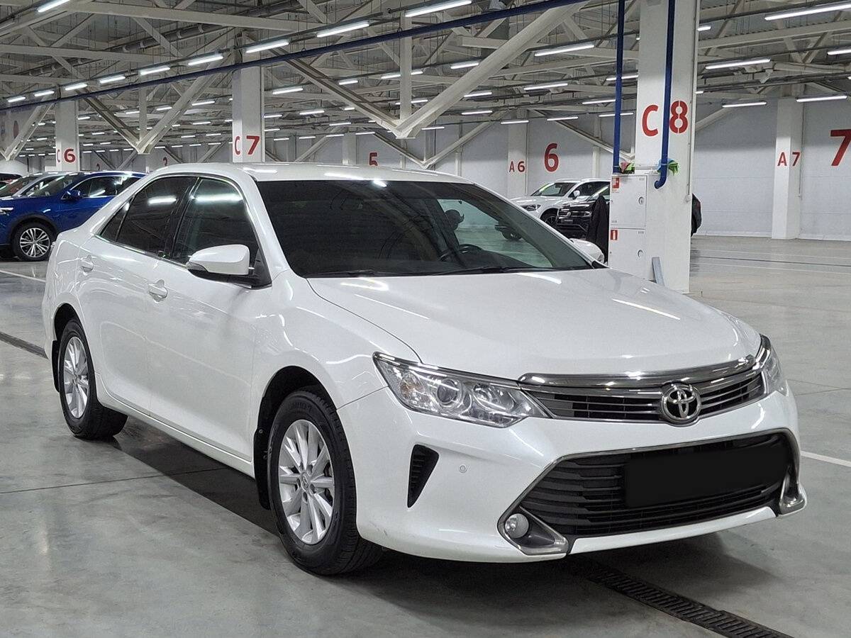 Купить Toyota Camry с пробегом. Фото: #2