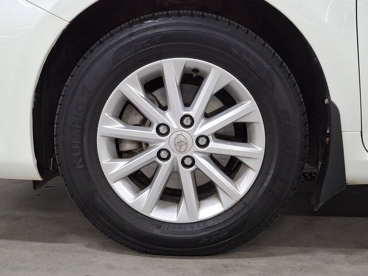 Купить Toyota Camry с пробегом. Фото: #17