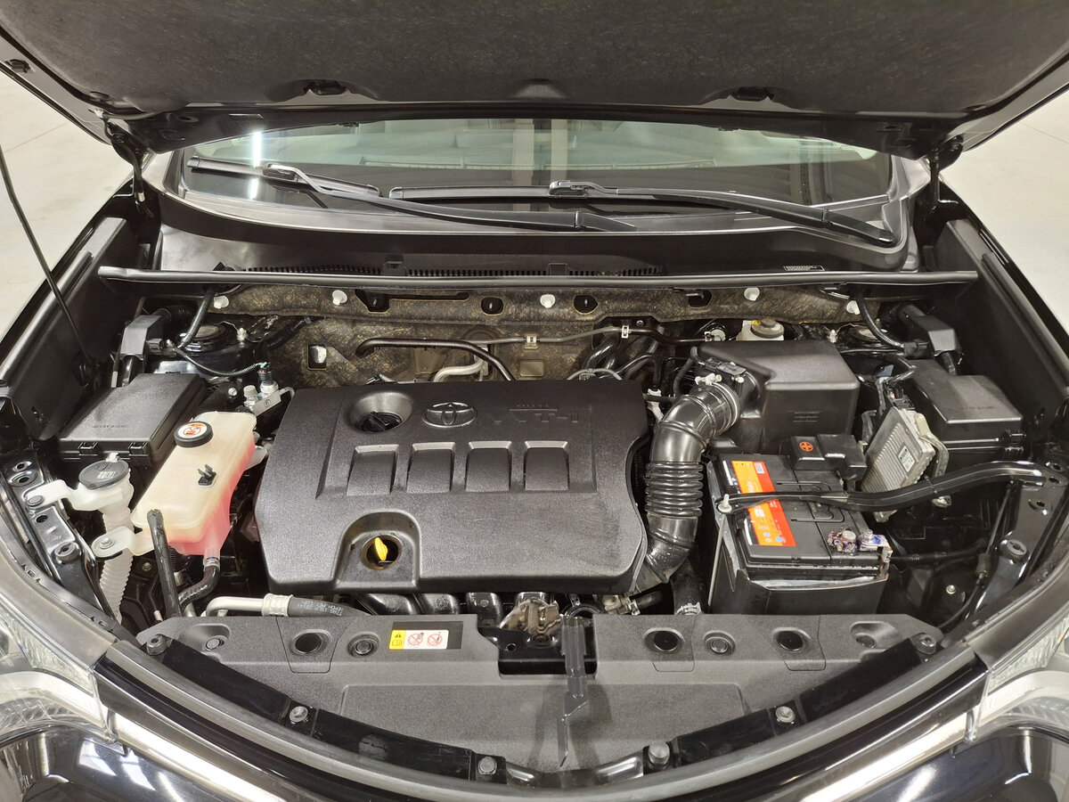 Купить Toyota RAV4 с пробегом. Фото: #8