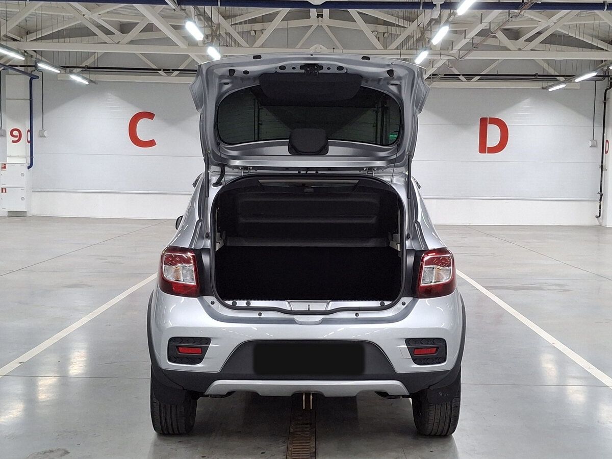 Купить Renault Sandero с пробегом. Фото: #9