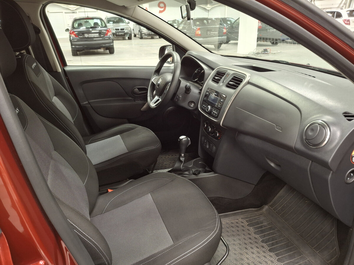 Купить Renault Sandero с пробегом. Фото: #10