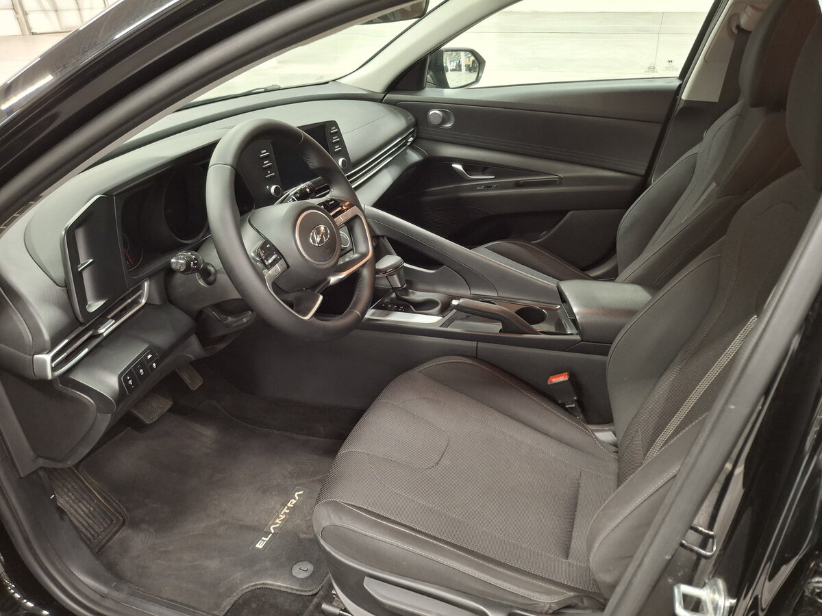 Купить Hyundai Elantra с пробегом. Фото: #14