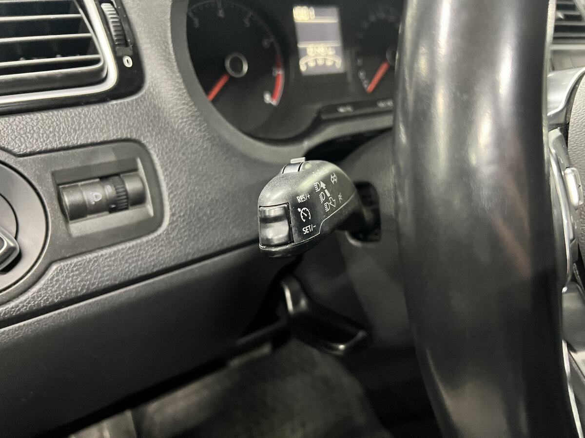 Купить Volkswagen Polo с пробегом. Фото: #18