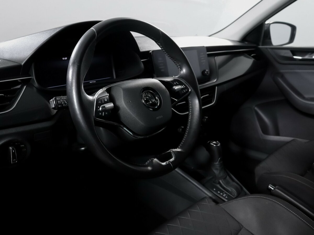 Купить Skoda Rapid с пробегом. Фото: #10