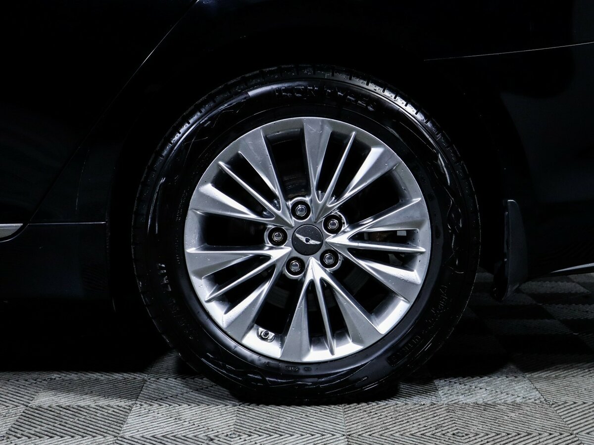 Купить Hyundai Genesis с пробегом. Фото: #11