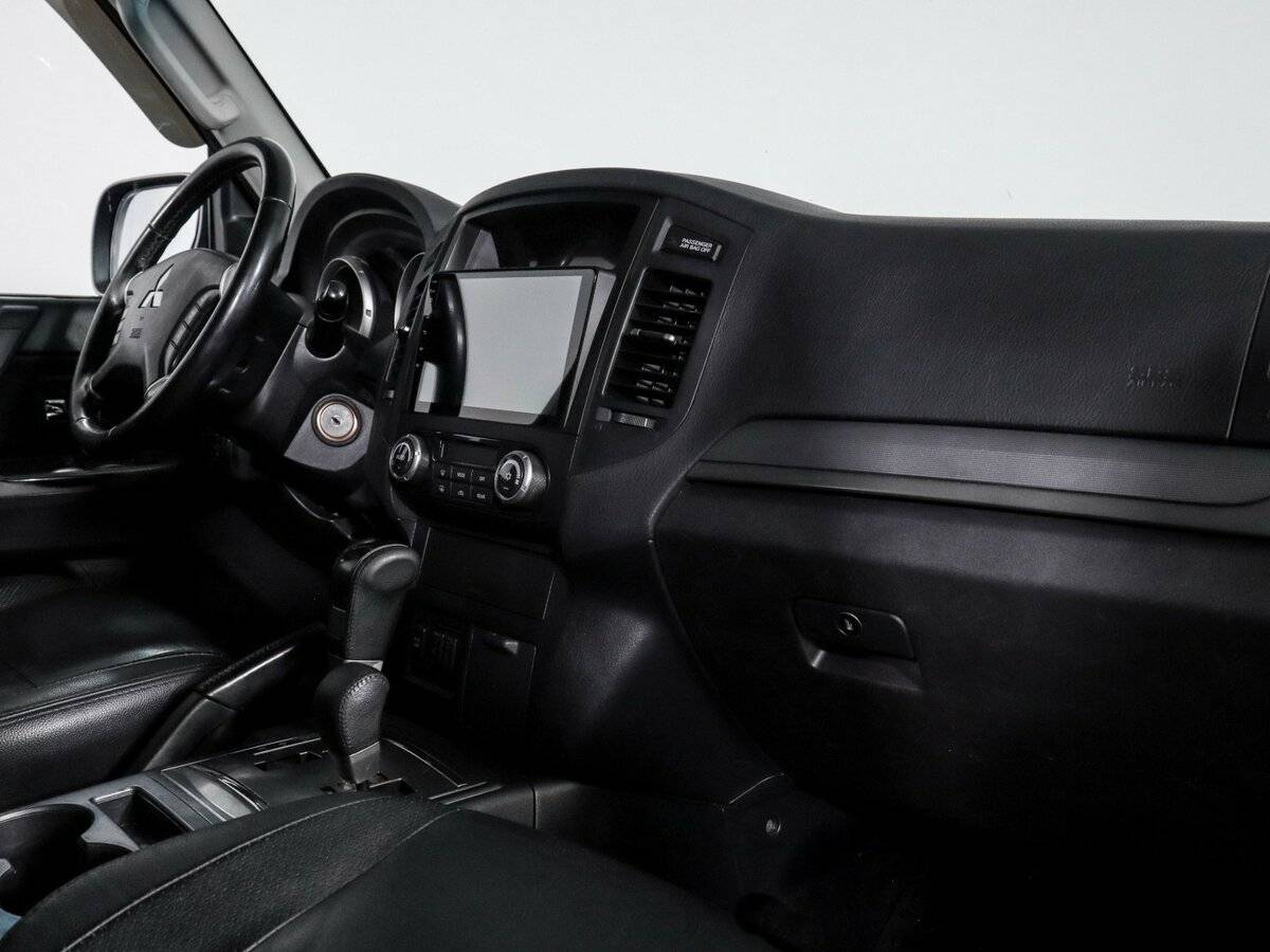 Купить Mitsubishi Pajero с пробегом. Фото: #6