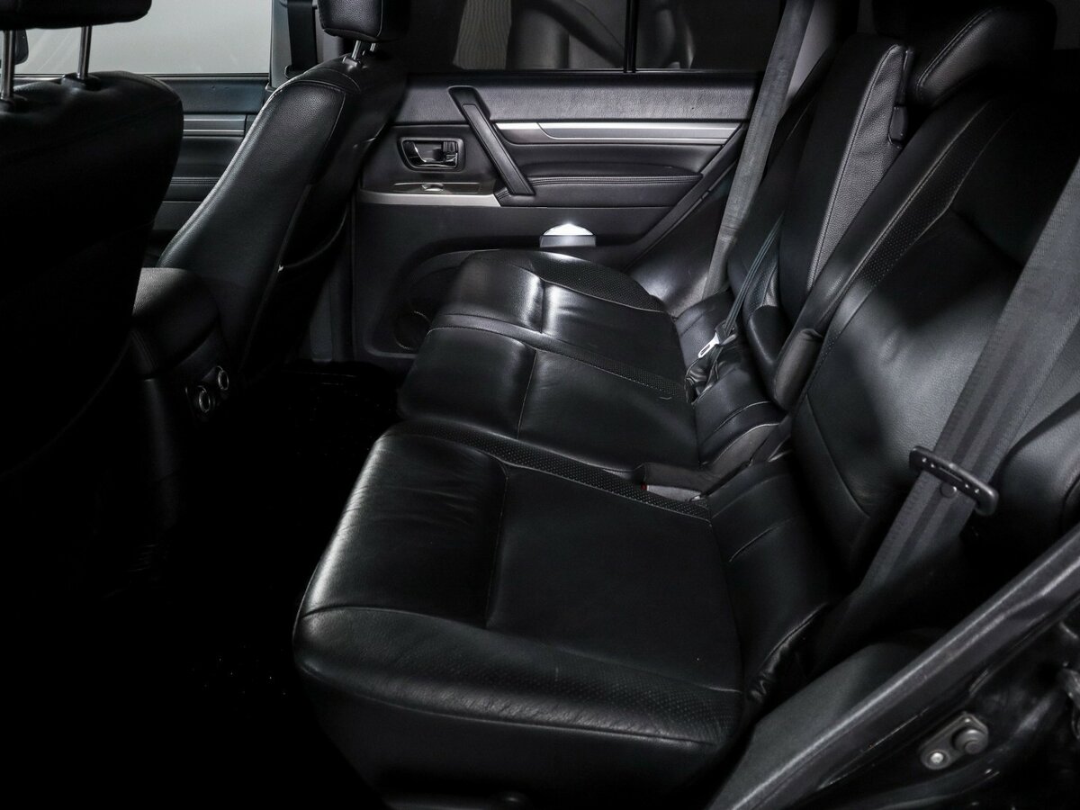 Купить Mitsubishi Pajero с пробегом. Фото: #7