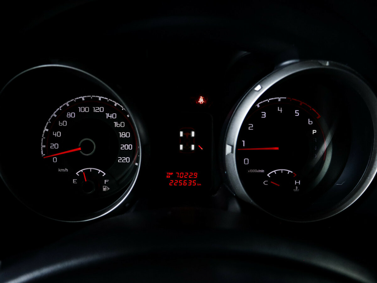 Купить Mitsubishi Pajero с пробегом. Фото: #8