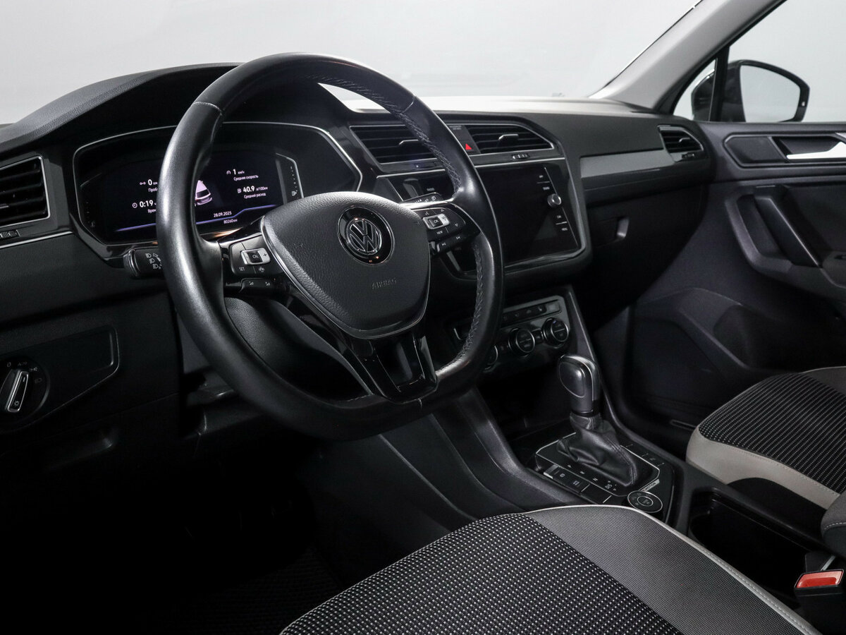 Купить Volkswagen Tiguan с пробегом. Фото: #10