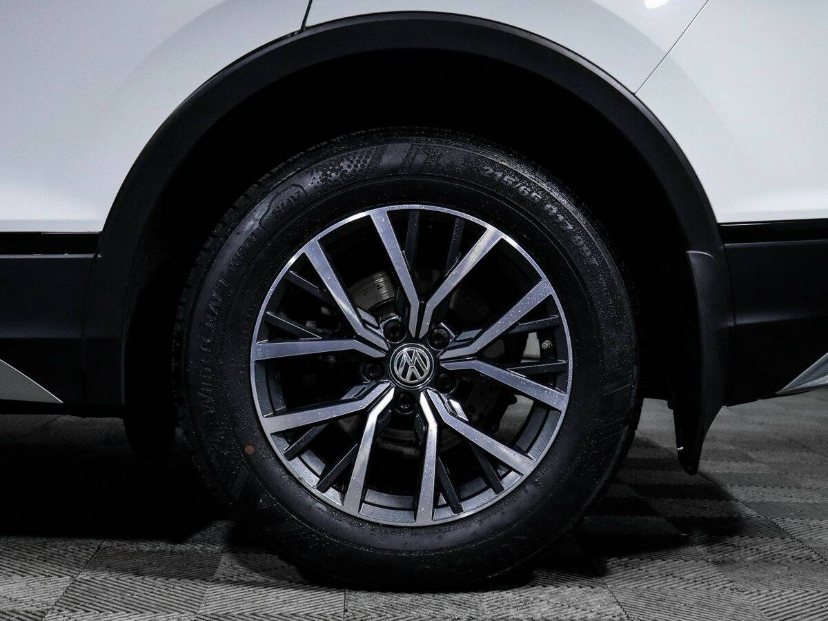 Купить Volkswagen Tiguan с пробегом. Фото: #11