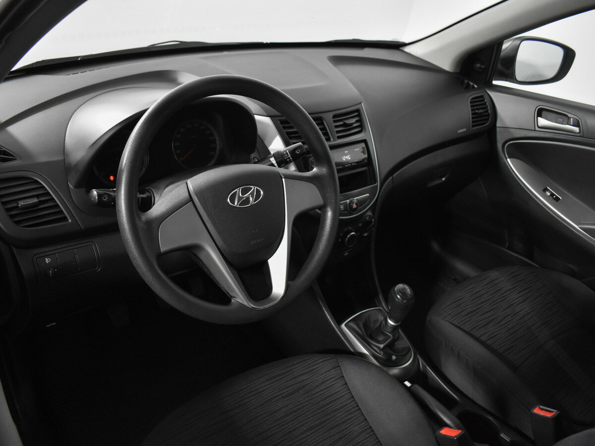 Купить Hyundai Solaris с пробегом. Фото: #6