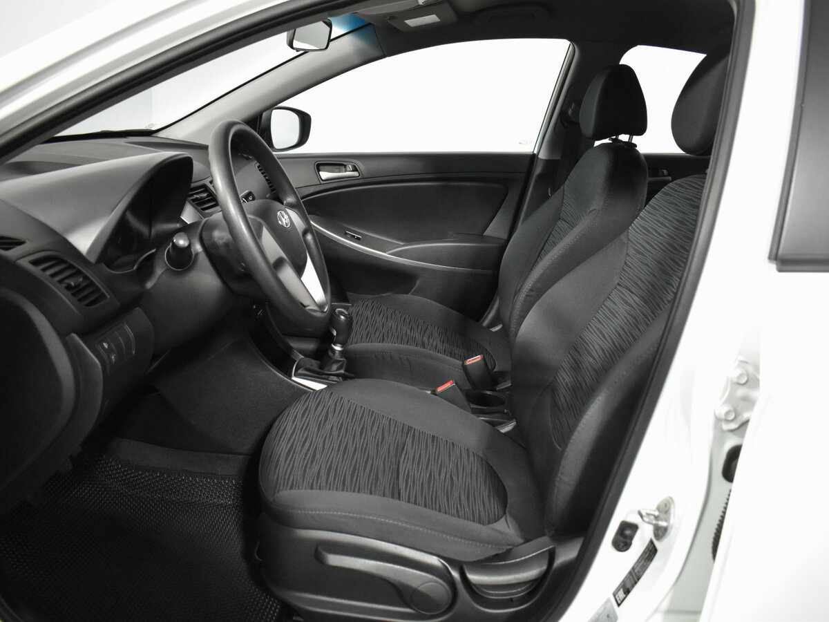 Купить Hyundai Solaris с пробегом. Фото: #7