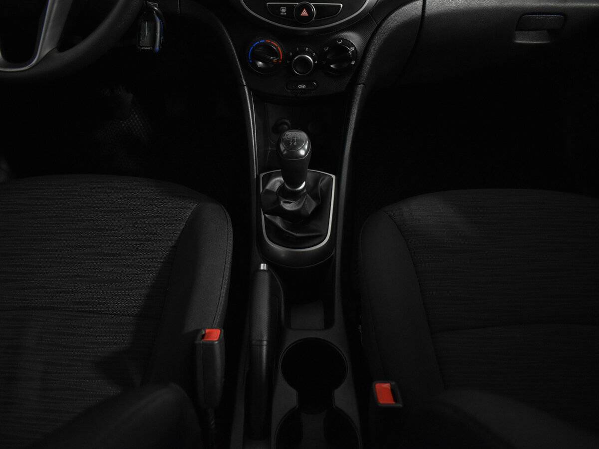 Купить Hyundai Solaris с пробегом. Фото: #13