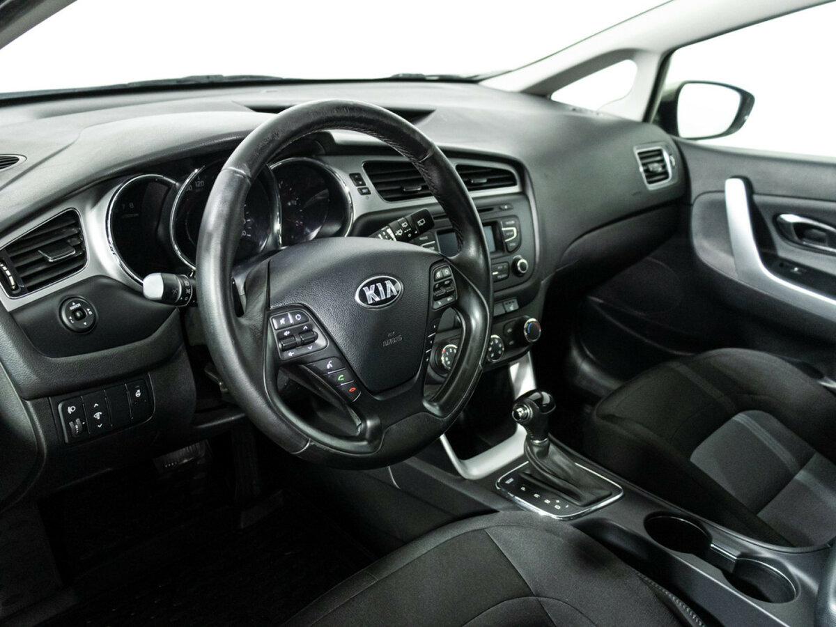 Купить Kia Ceed с пробегом. Фото: #10