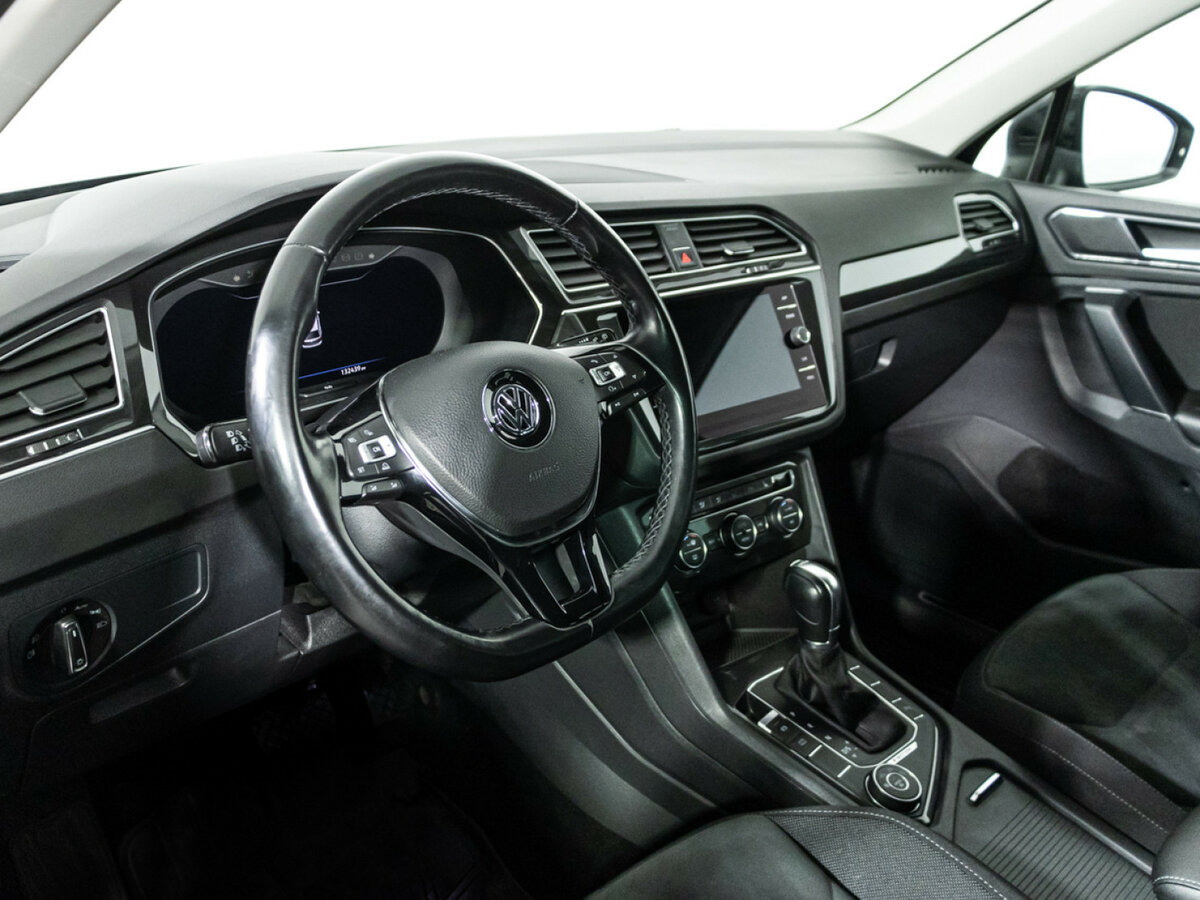 Купить Volkswagen Tiguan с пробегом. Фото: #10