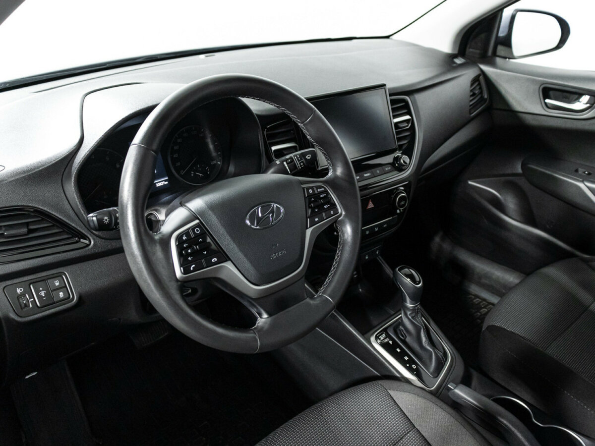 Купить Hyundai Solaris с пробегом. Фото: #9