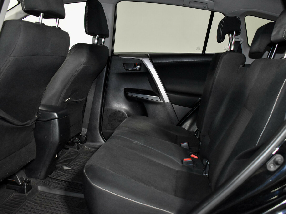 Купить Toyota RAV4 с пробегом. Фото: #10