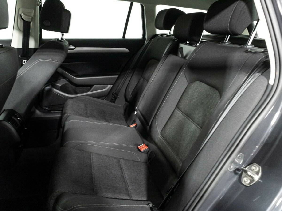 Купить Volkswagen Passat с пробегом. Фото: #9