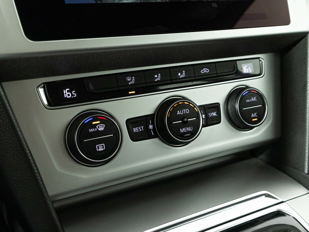 Купить Volkswagen Passat с пробегом. Фото: #13