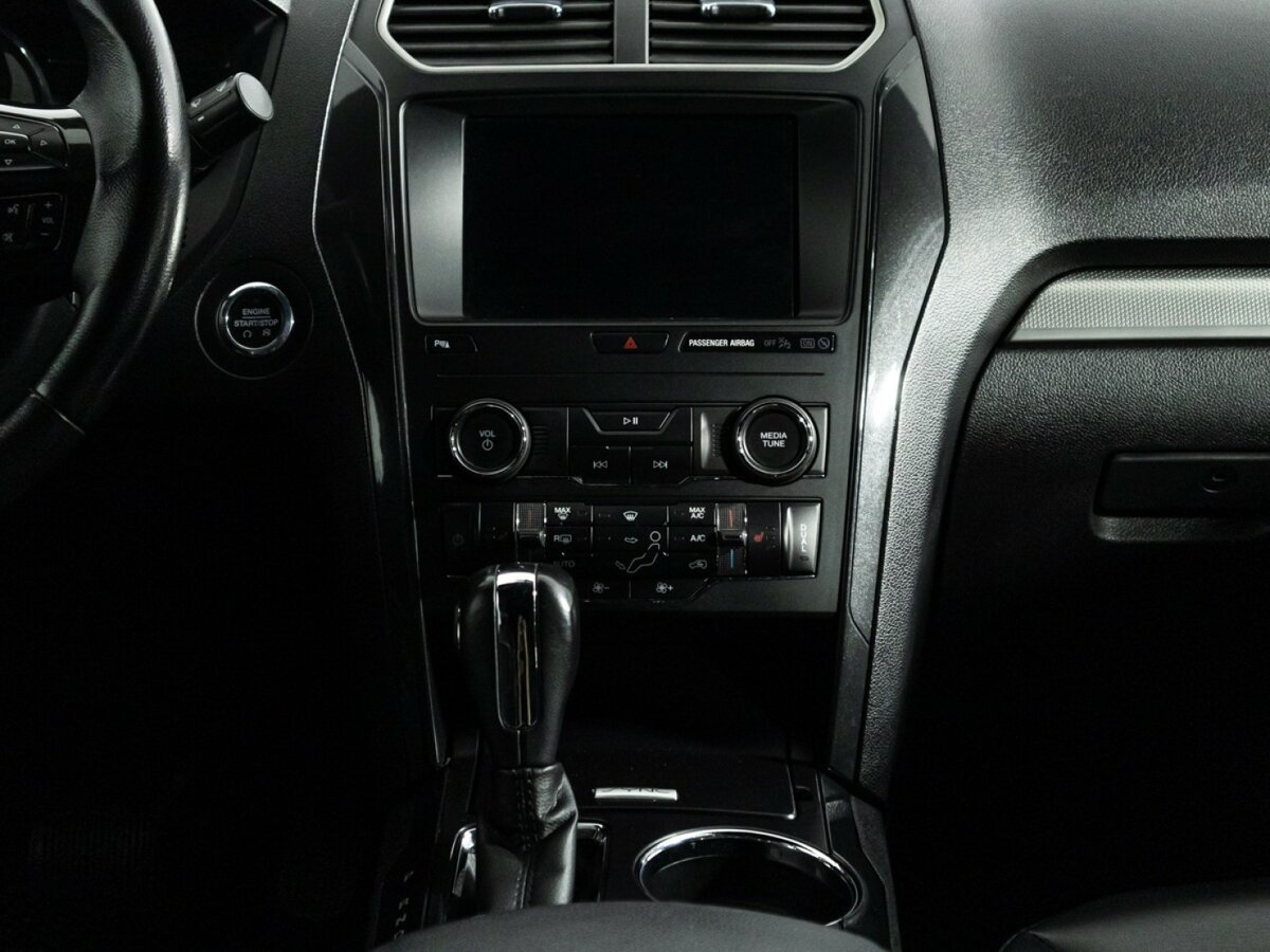Купить Ford Explorer с пробегом. Фото: #11