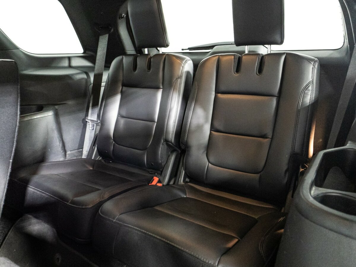 Купить Ford Explorer с пробегом. Фото: #19