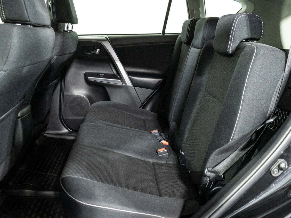 Купить Toyota RAV4 с пробегом. Фото: #9
