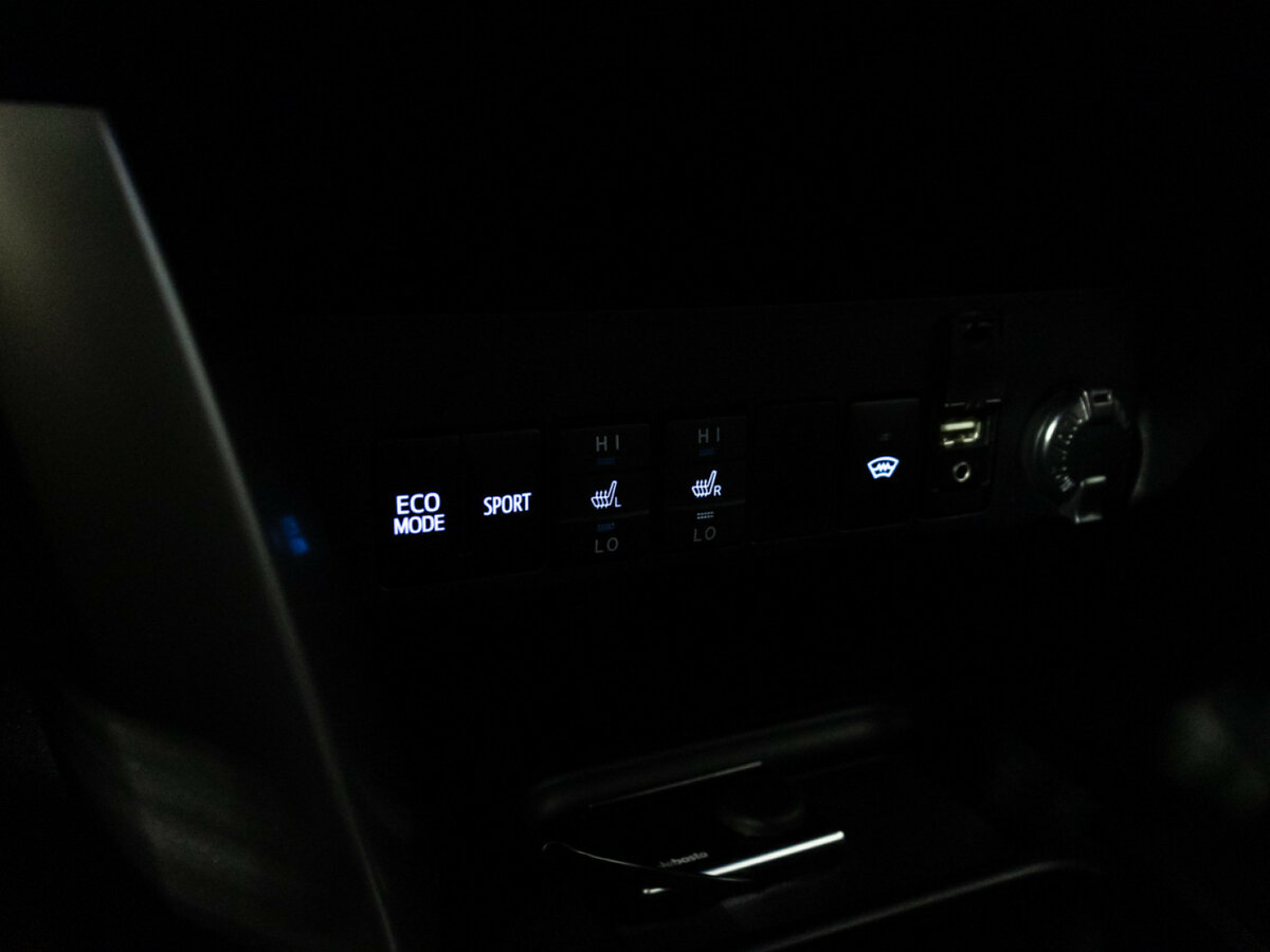 Купить Toyota RAV4 с пробегом. Фото: #15