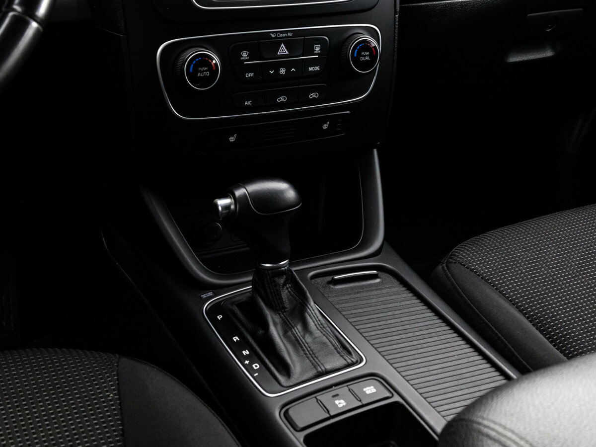 Купить Kia Sorento с пробегом. Фото: #9