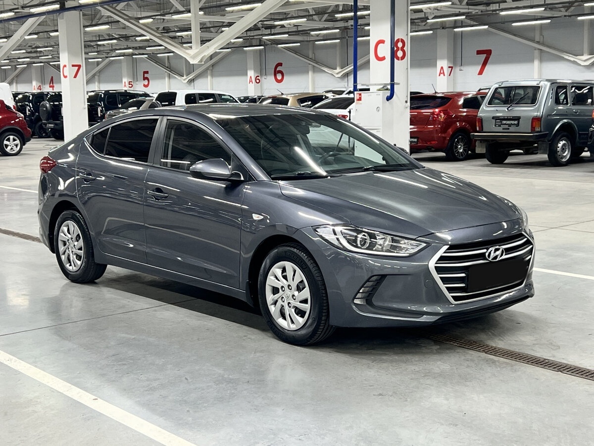 Купить Hyundai Elantra с пробегом. Фото: #2