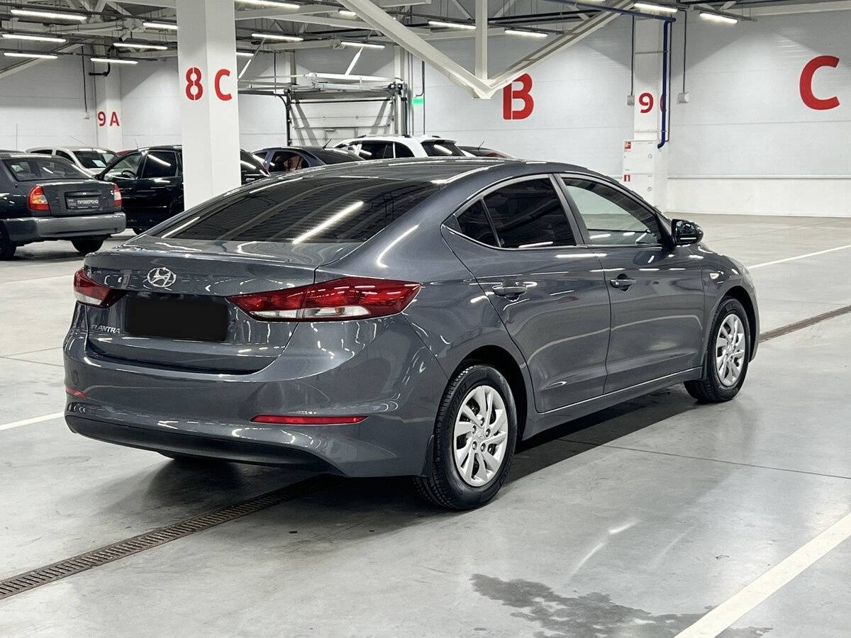 Купить Hyundai Elantra с пробегом. Фото: #4