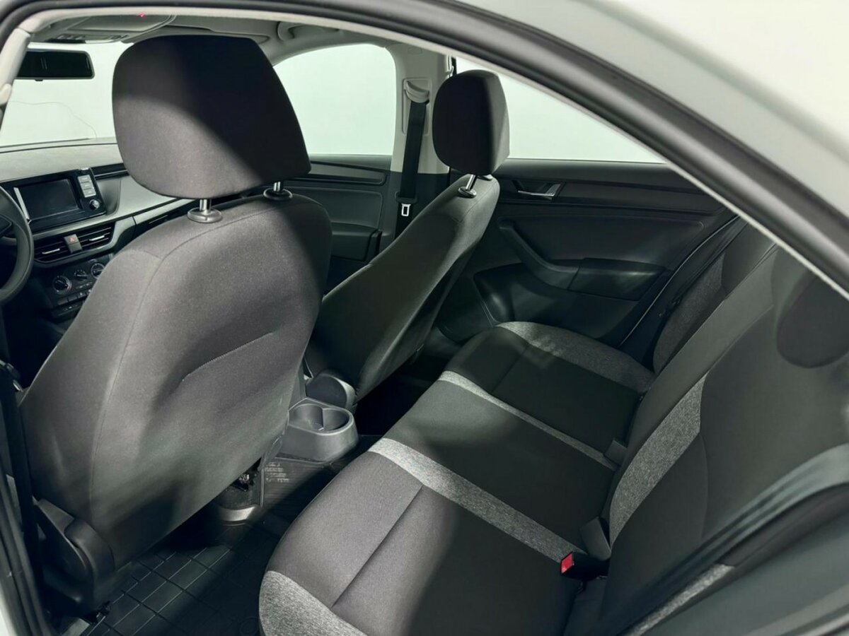 Купить Skoda Rapid с пробегом. Фото: #8