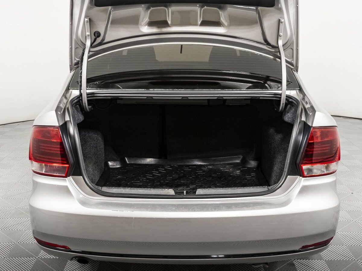 Купить Volkswagen Polo с пробегом. Фото: #13