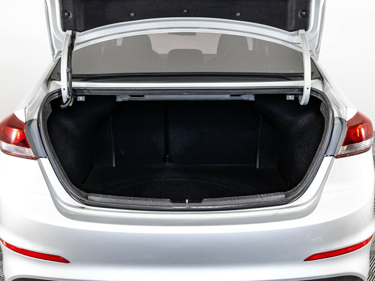 Купить Hyundai Elantra с пробегом. Фото: #13