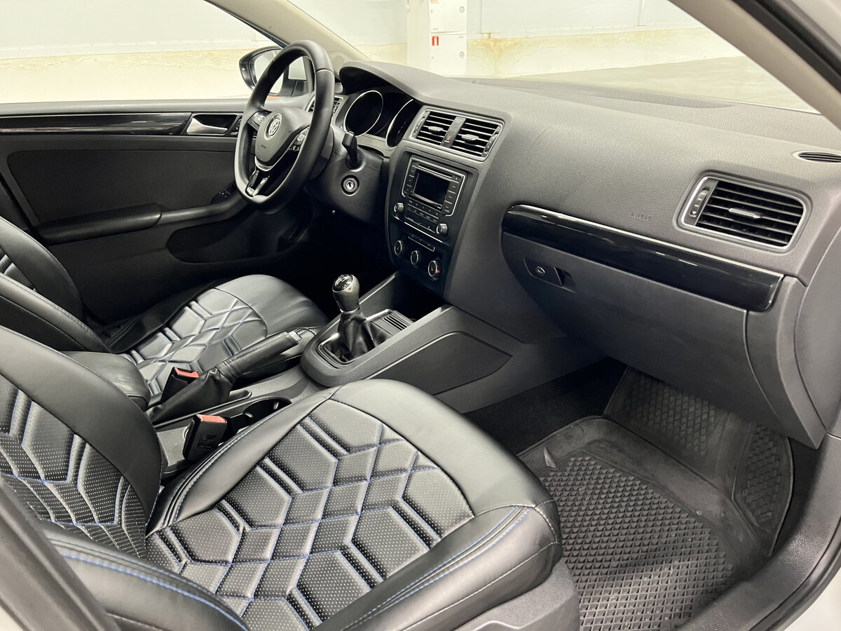 Купить Volkswagen Jetta с пробегом. Фото: #10
