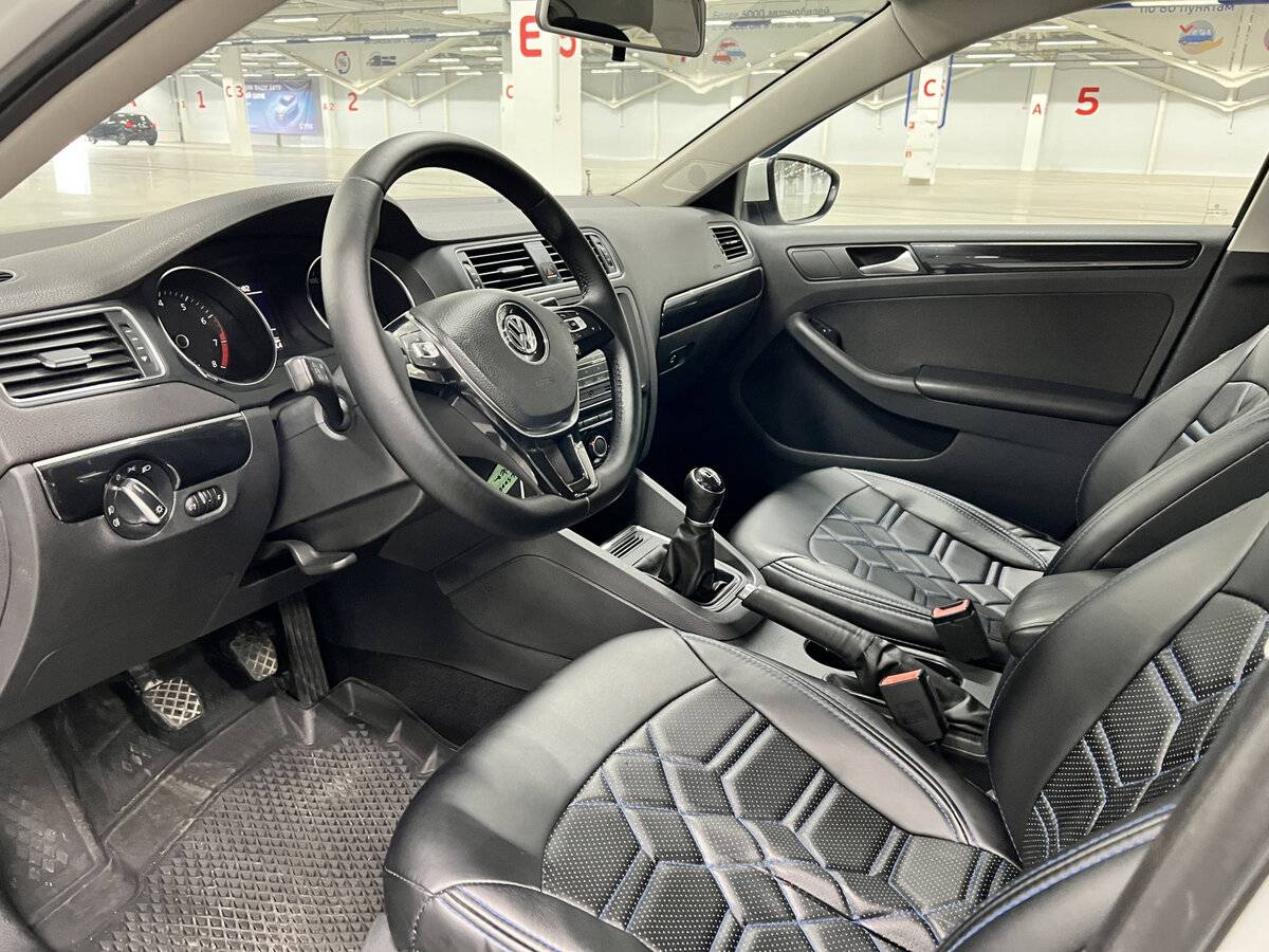Купить Volkswagen Jetta с пробегом. Фото: #14