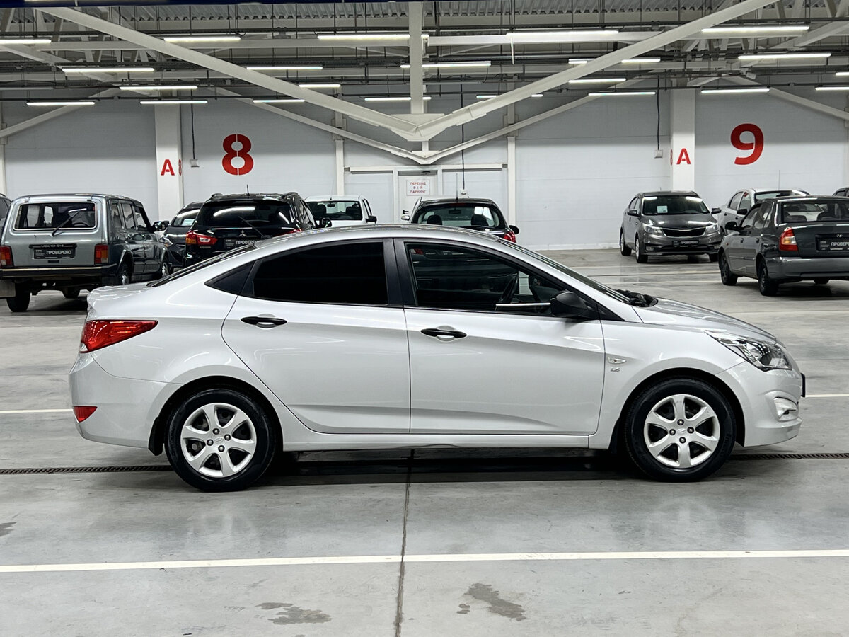 Купить Hyundai Solaris с пробегом. Фото: #3